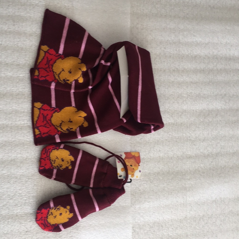 Scarf and Mittens set - Picture 3 of 3